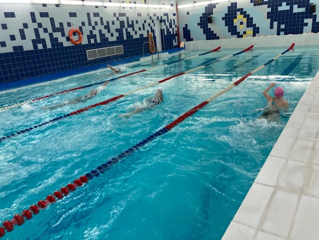 Соревнования по плаванию среди девушек 7-х классов
